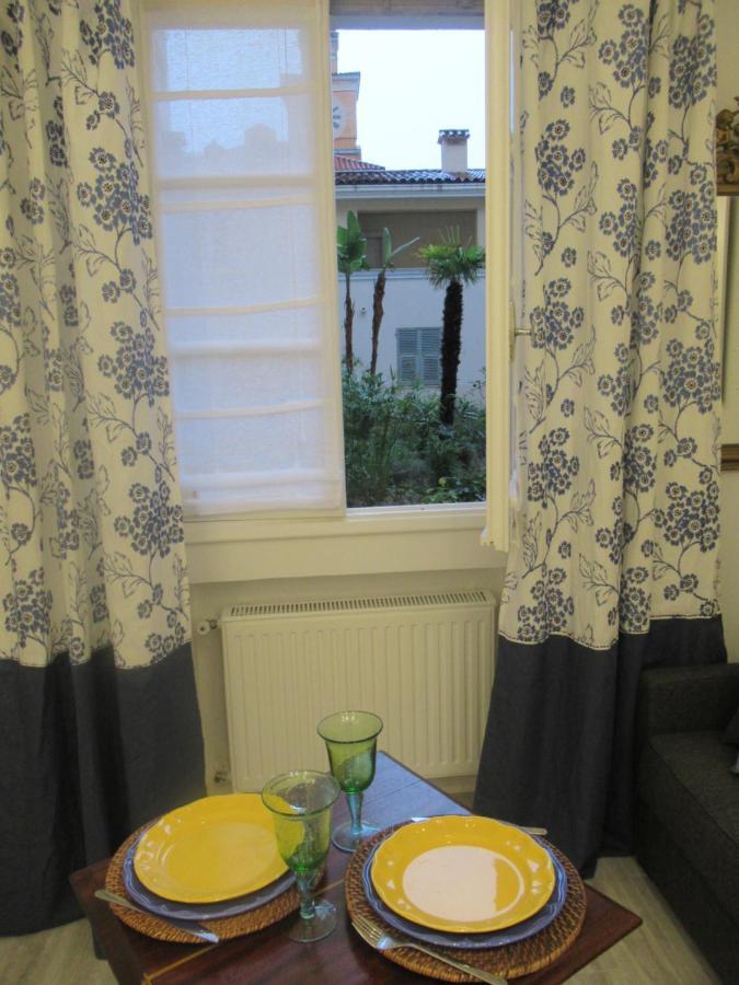 Le Ptit Nicois Sur Le Port Apartment Nice Exterior photo